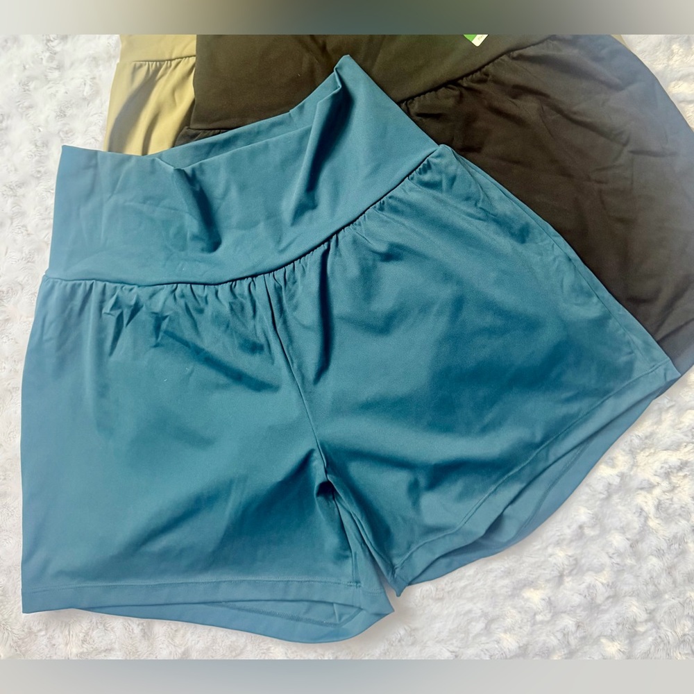 Halara SoftyAiry High Waisted Yoga Shorts Maglica Blue Teal M Long NWOT